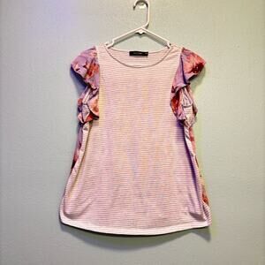 Doe & Rae Women’s Light Gray Striped Floral Flutter Sleeve Tee Size S